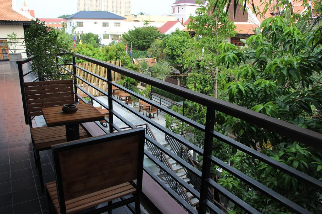 Palm Tree Boutique Hotel พนมเปญ ภายนอก รูปภาพ