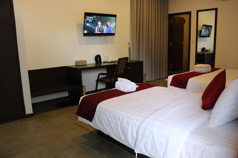 Palm Tree Boutique Hotel พนมเปญ ภายนอก รูปภาพ