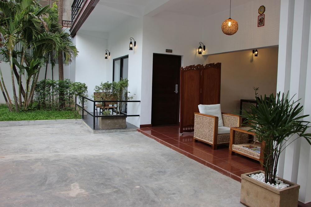 Palm Tree Boutique Hotel พนมเปญ ภายนอก รูปภาพ