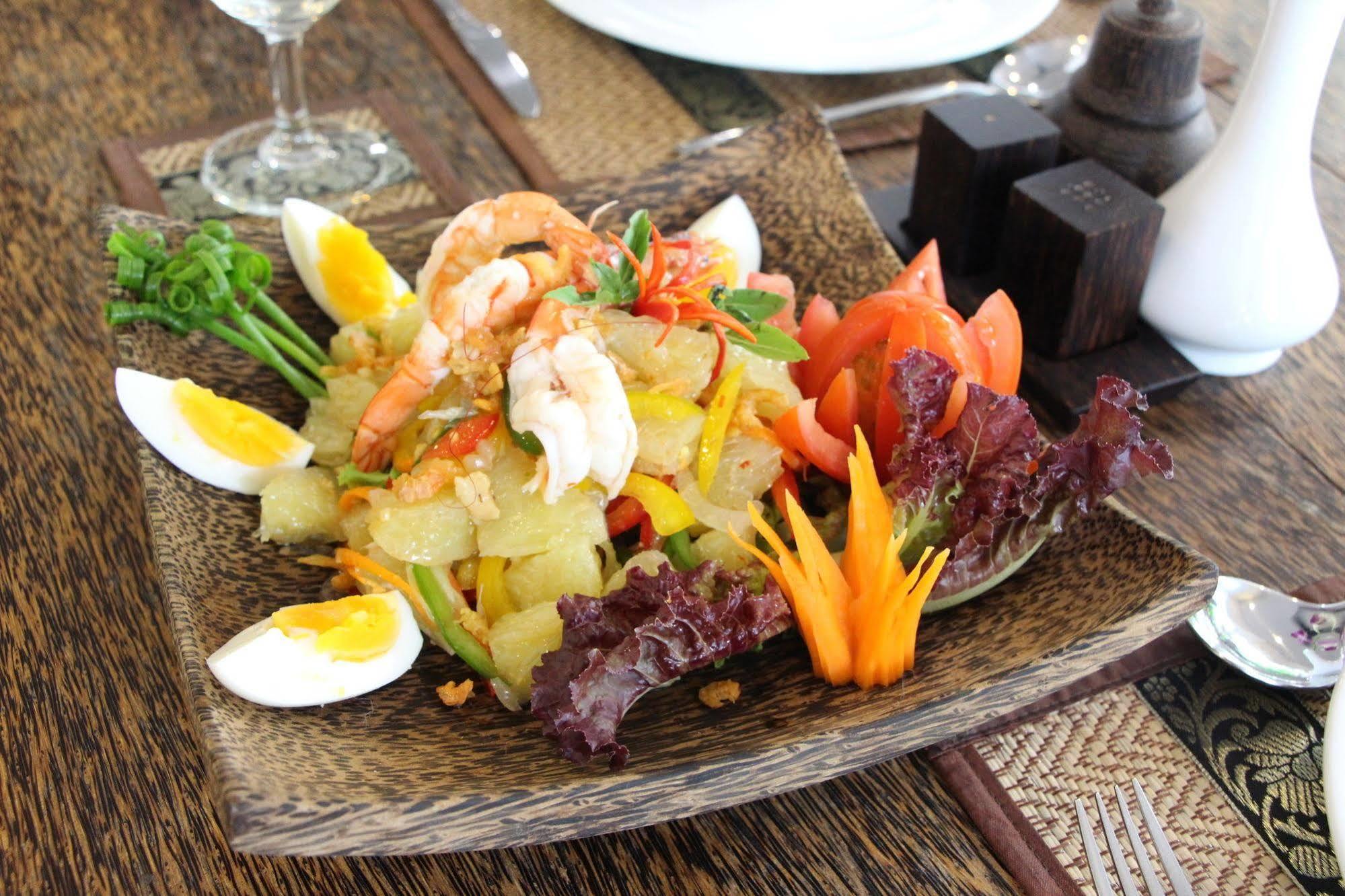 Palm Tree Boutique Hotel พนมเปญ ภายนอก รูปภาพ