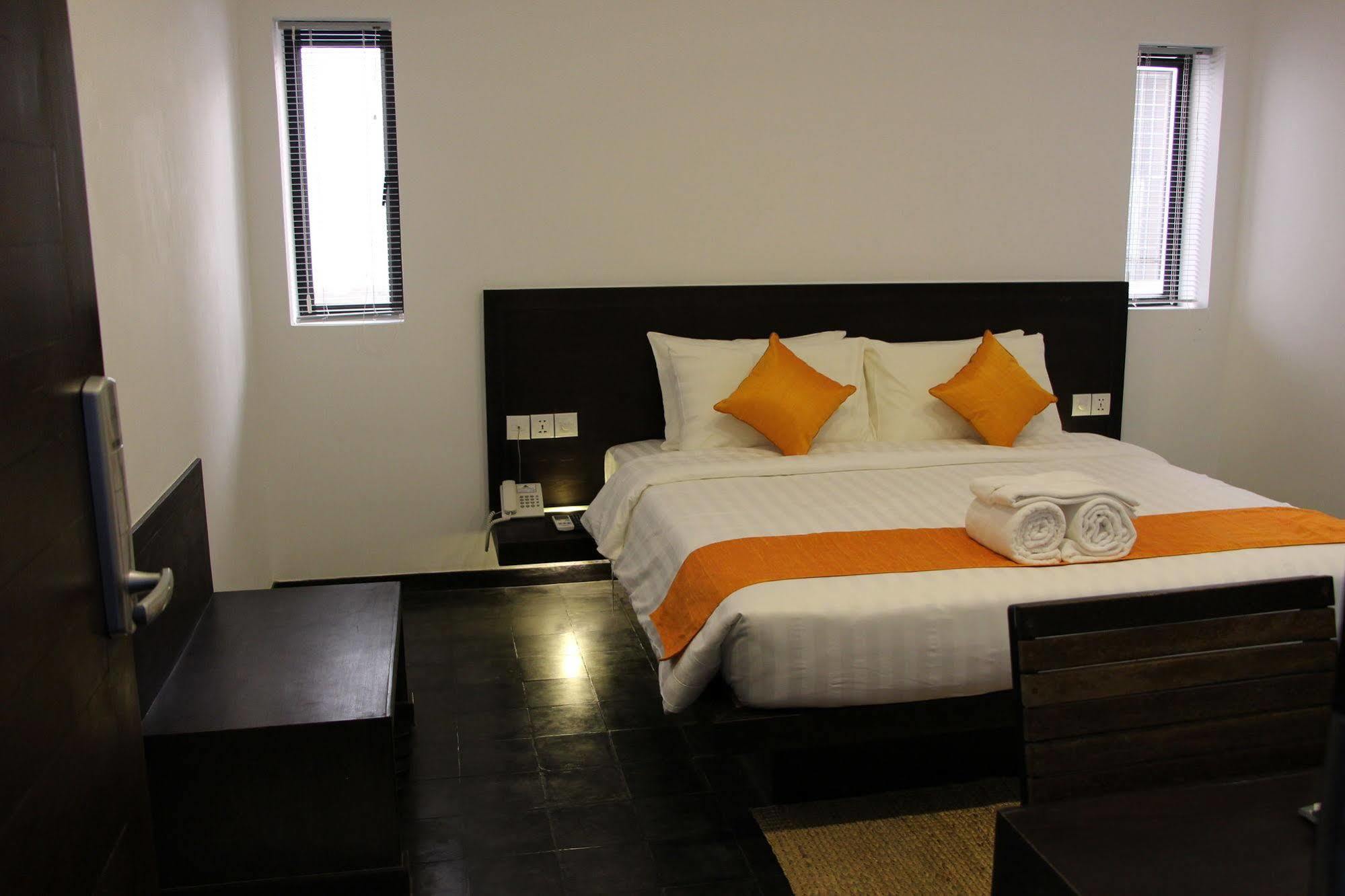 Palm Tree Boutique Hotel พนมเปญ ภายนอก รูปภาพ