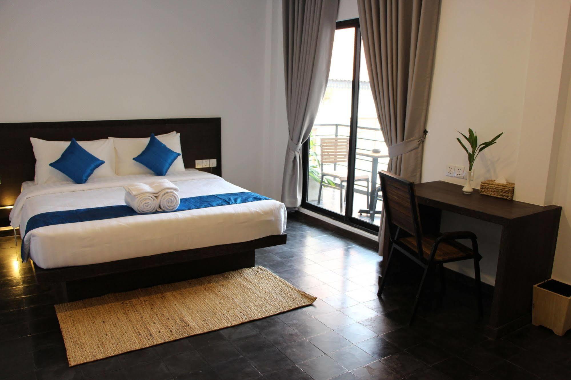 Palm Tree Boutique Hotel พนมเปญ ภายนอก รูปภาพ