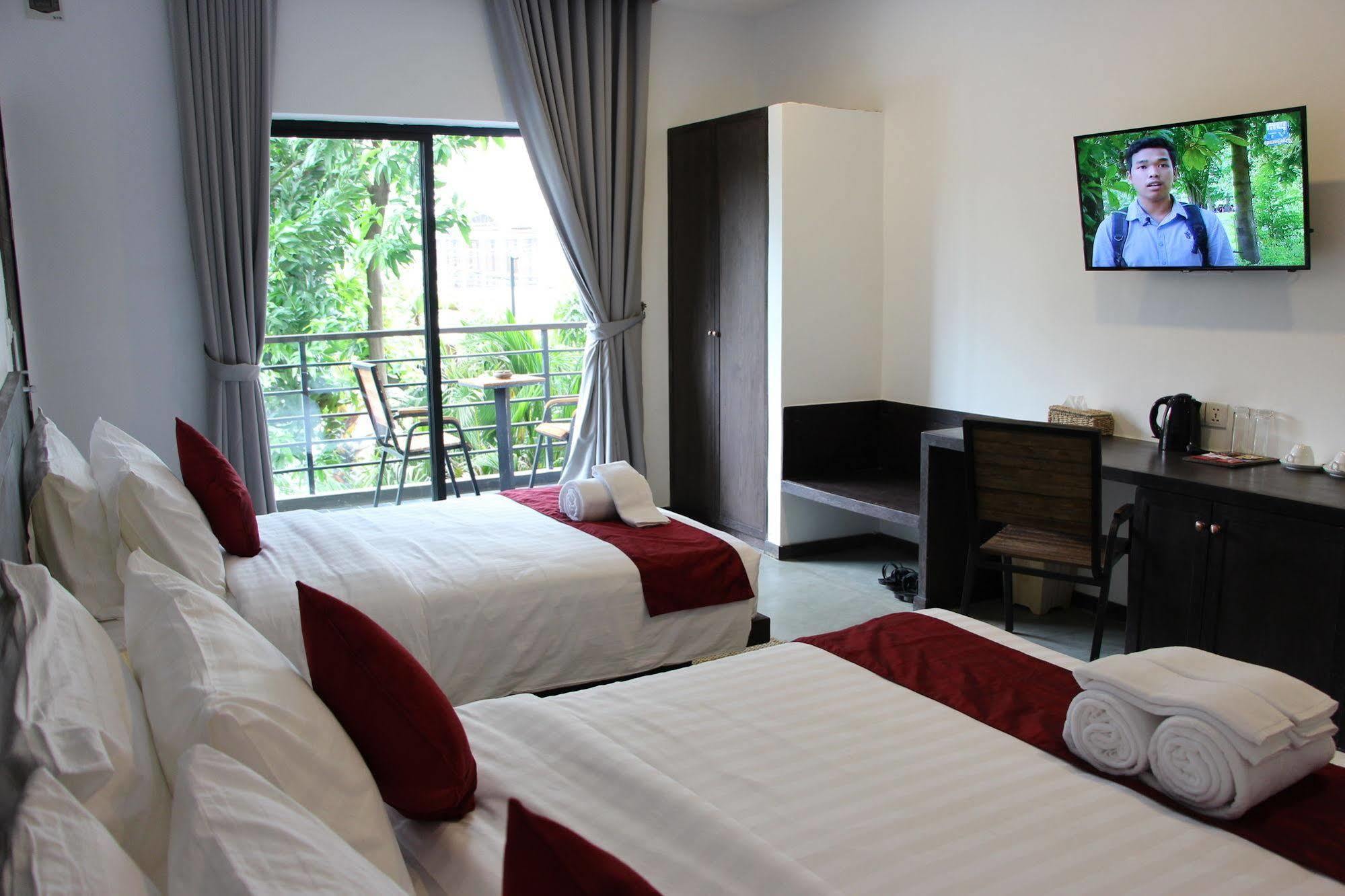 Palm Tree Boutique Hotel พนมเปญ ภายนอก รูปภาพ