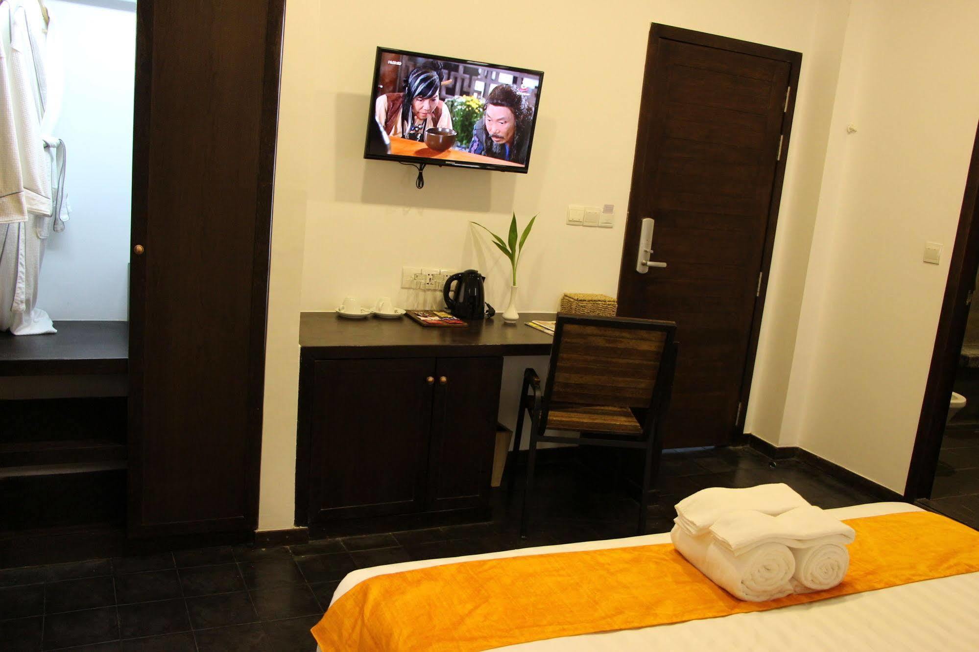 Palm Tree Boutique Hotel พนมเปญ ภายนอก รูปภาพ